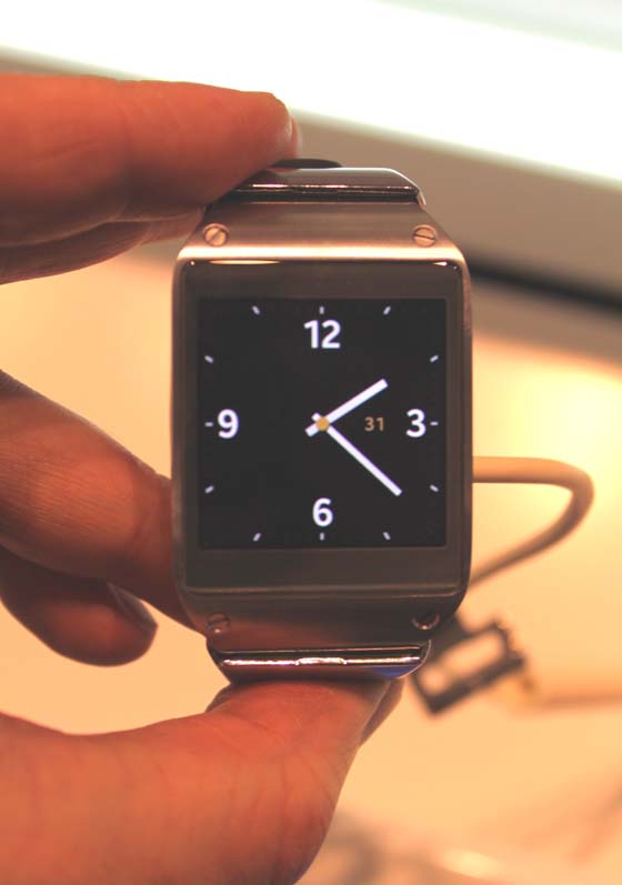 Samsung Galaxy Gear (SM-V700)